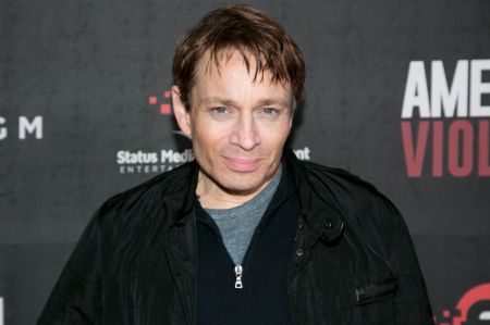 Actor and comedian Chris Kattan hold an estimated net worth of&nbsp;$6 million&nbsp;as of February 2021.